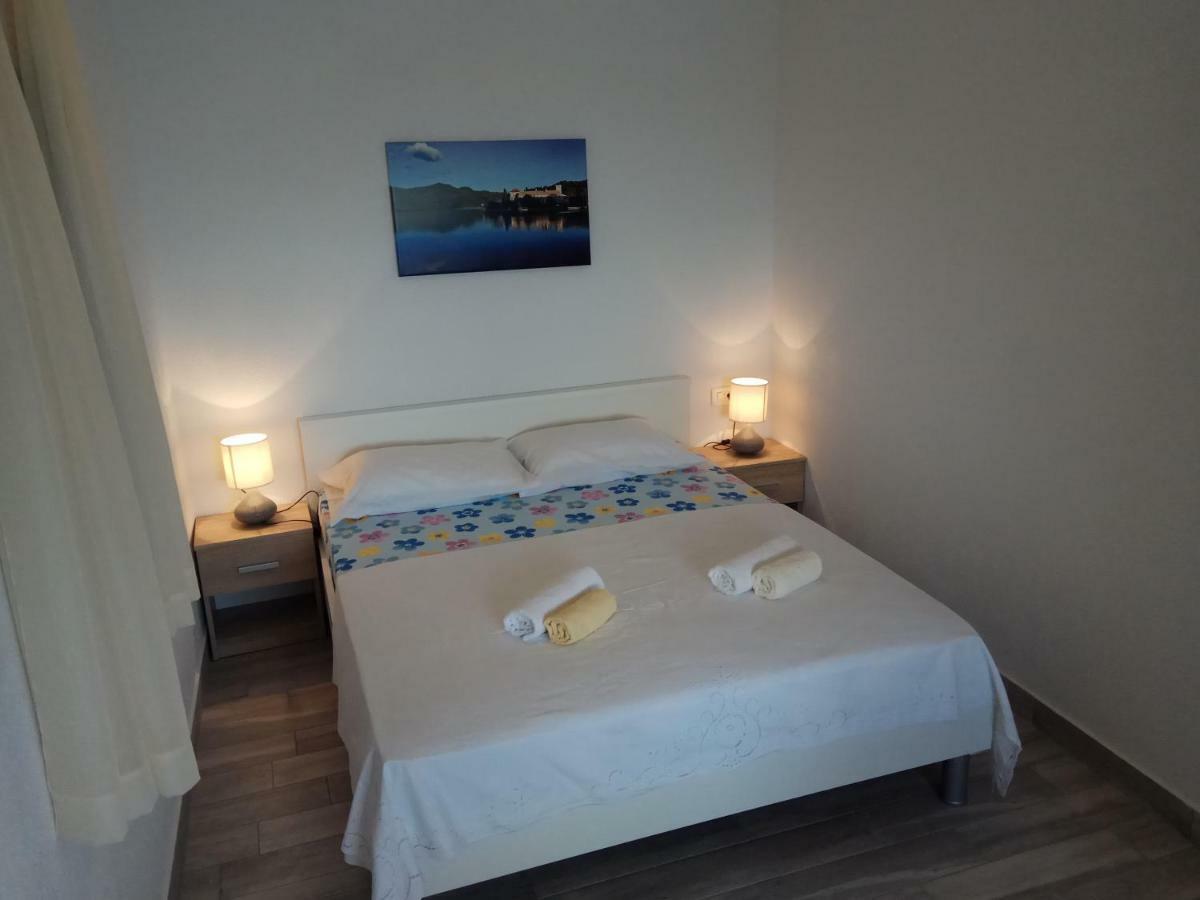 Adriatic - Apartment With Jacuzzi Sobra 외부 사진